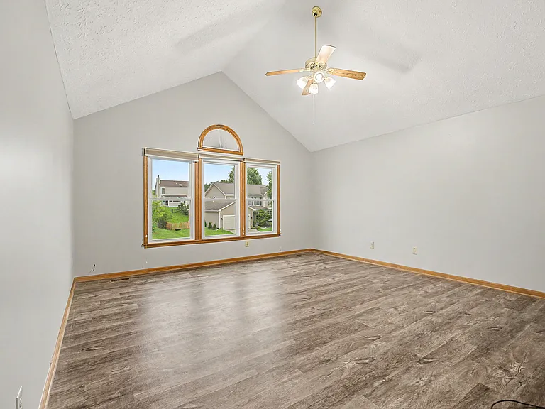 2242 Rosina Dr — Photo 38