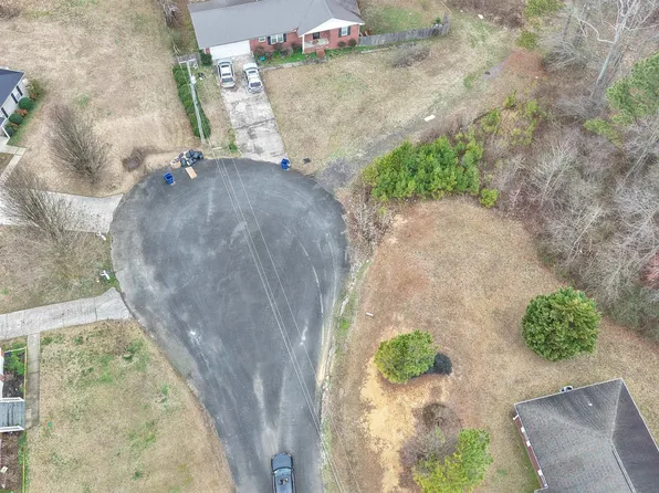 240 Shaw St, Albertville, AL 35950