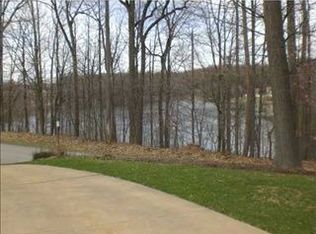 132 Lakewood Rd, Greensburg, PA 15601
