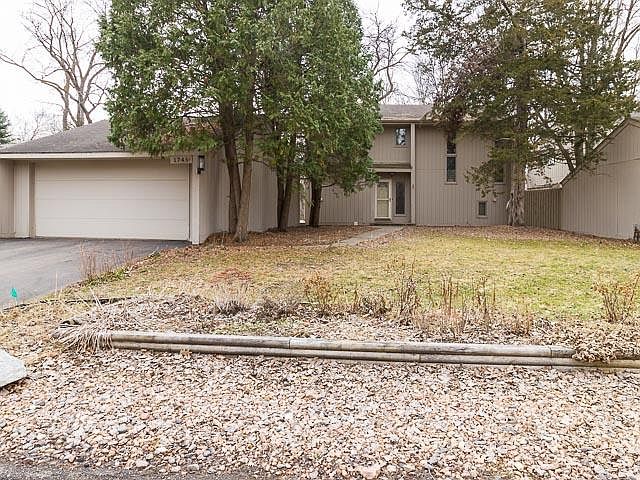 1st image of 1745 Black Oaks Ln N