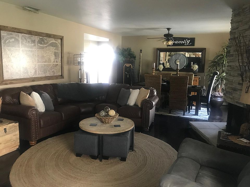 Living room/dining room