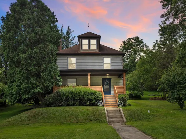 1262 Hancock Ave, Vandergrift, PA 15690
