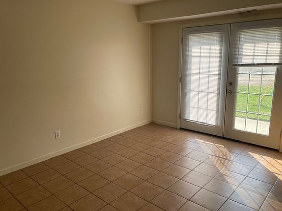 4th image of 210 Saratoga Cir