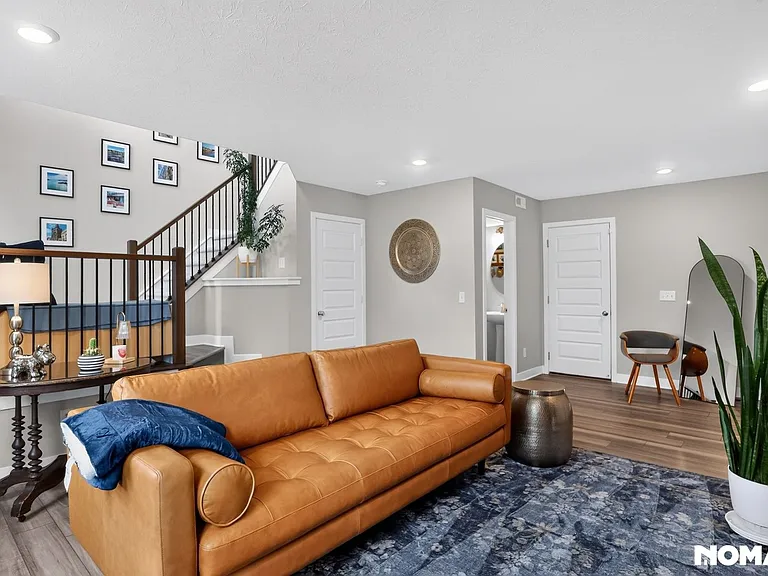 9540 Park Meridian Dr — Photo 4