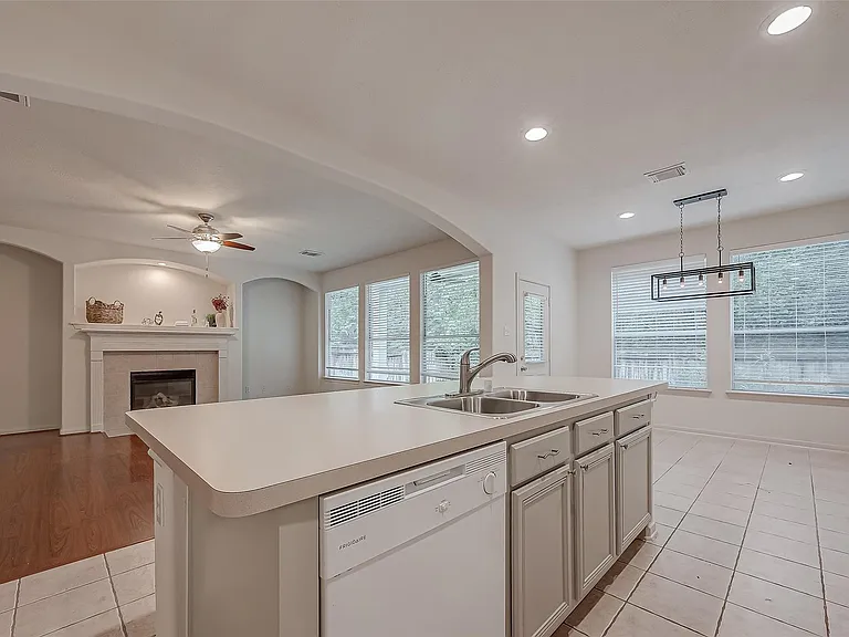 22 Stone Arrow Pl — Photo 10