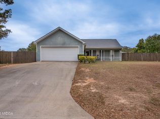 111 Oakridge Dr, Warner Robins, GA 31093