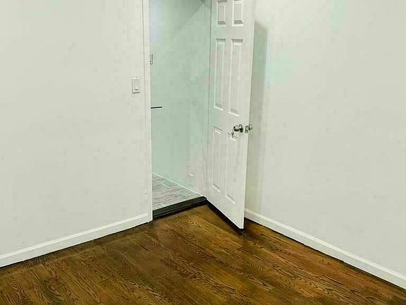3rd image of 301 W 259th St #2L