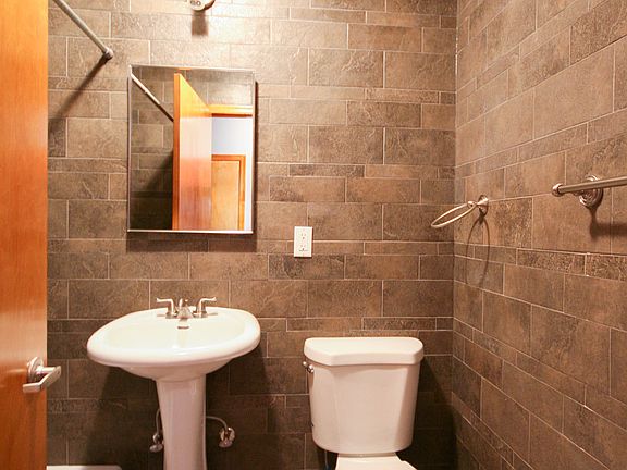 4th image of 431 E 9th St APT 19