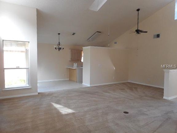 3rd image of 653 Remington Oak Dr