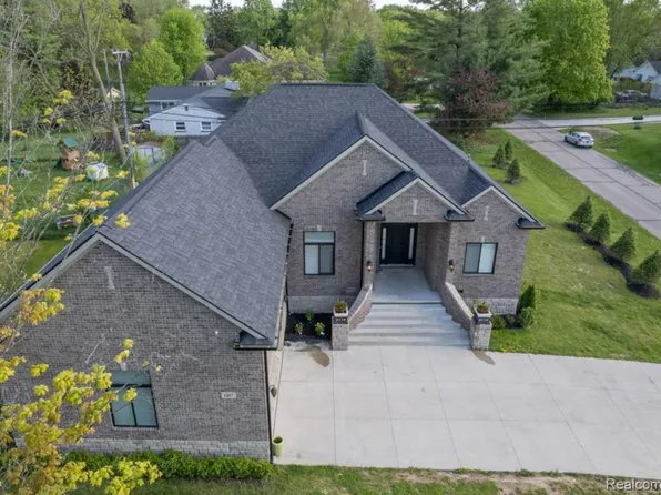 1497 Walton Blvd, Rochester Hills, MI 48309