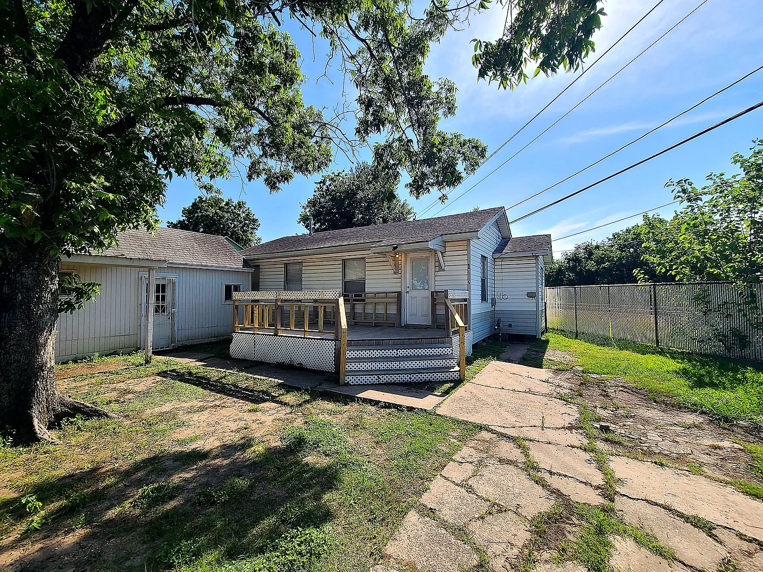 2 bed, 680 sqft, $1,200 — Photo 1