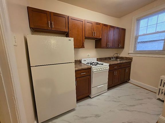 5th image of 3213 Wisconsin Ave NW APT 3