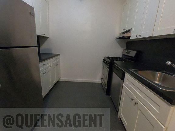 3rd image of 8449 Elmhurst Ave #2K