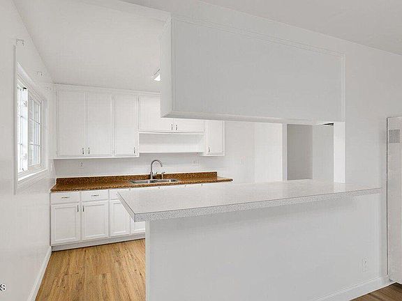 4th image of 3327 Nyeland Ave