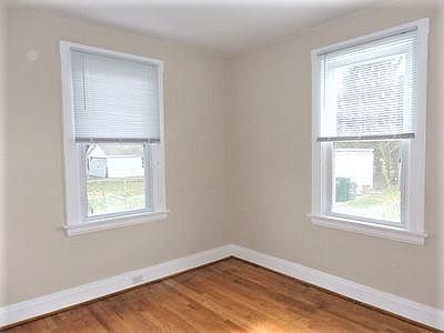 4th image of 2715 Markbreit Ave #1