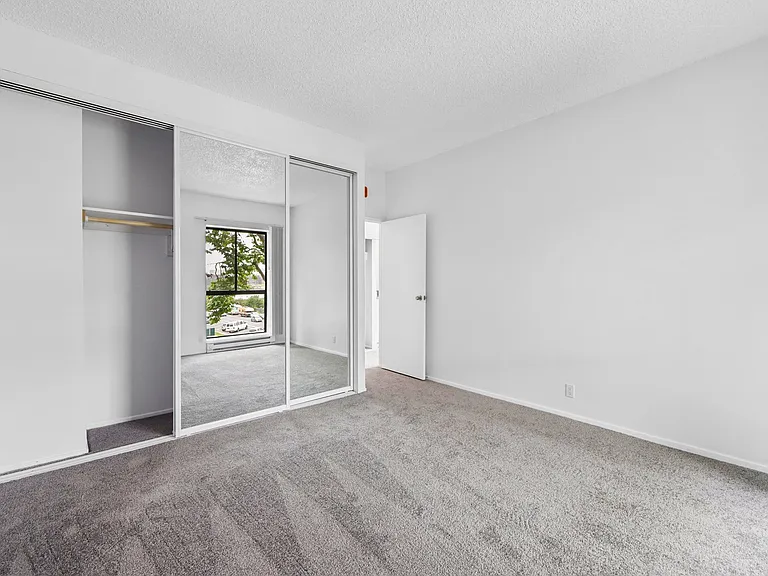 Lakewood Apartments At Lake Merced — Photo 13