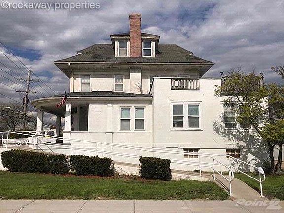 4th image of 11915 Rockaway Beach Blvd