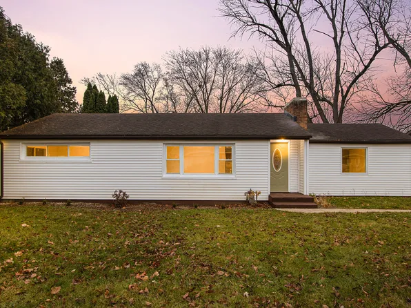 433 10th Ave, Three Rivers, MI 49093