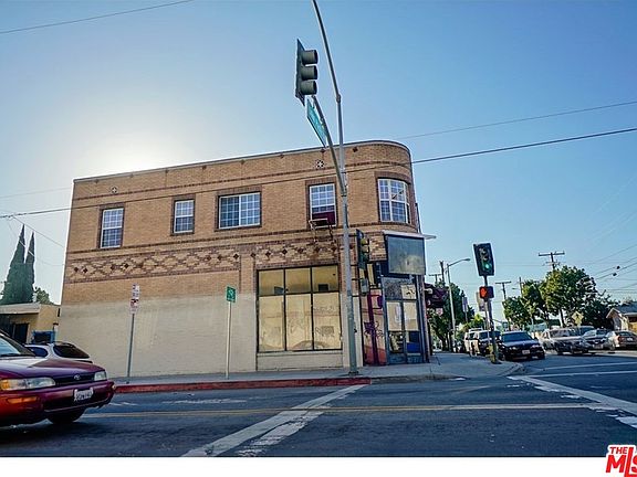 3rd image of 4292 Union Pacific Ave