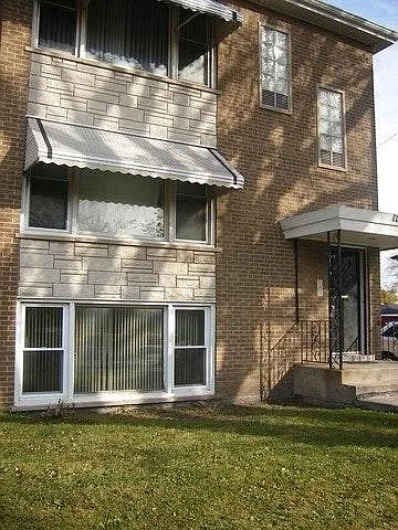 2 bed, 900 sqft, $1,600 — Photo 1