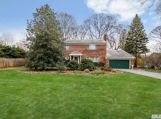 92 Midland St, Cold Spring Harbor, NY 11724