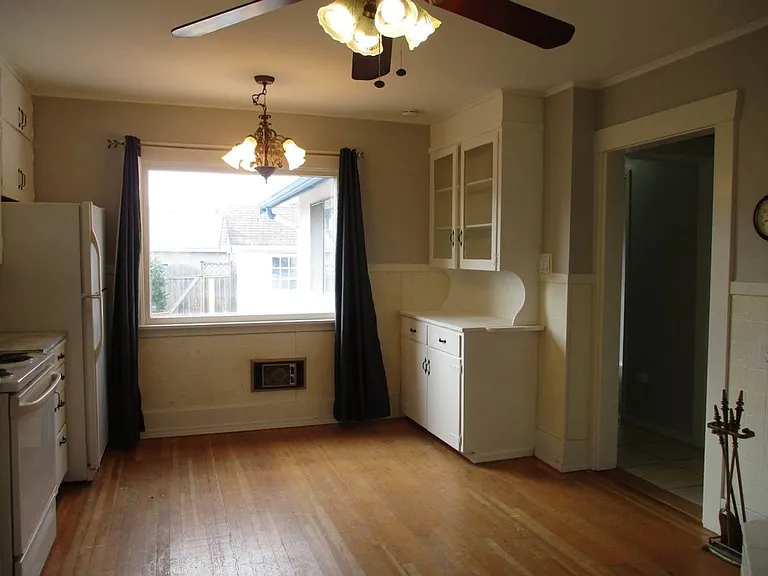 4826 S Park Ave — Photo 8
