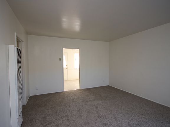 3rd image of 512 S Lincoln Pl #512