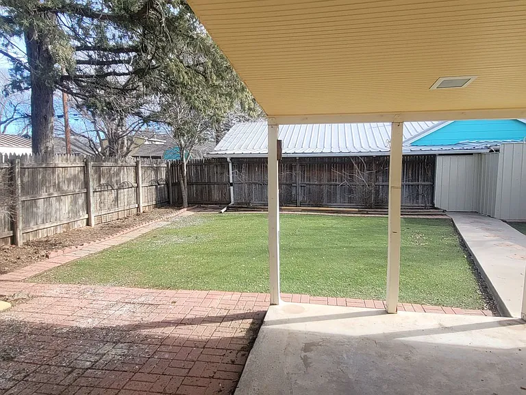 2709 S. Van Buren — Photo 4