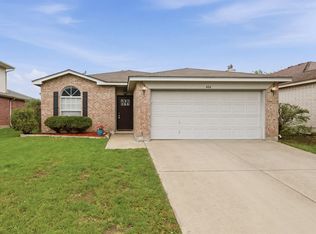 604 Bluejay Dr, Saginaw, TX 76131