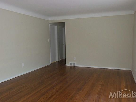 4th image of 35877 Leon St