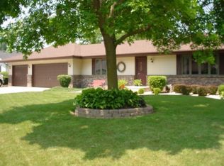 7496 Wild Oats Trl, Cherry Valley, IL 61016