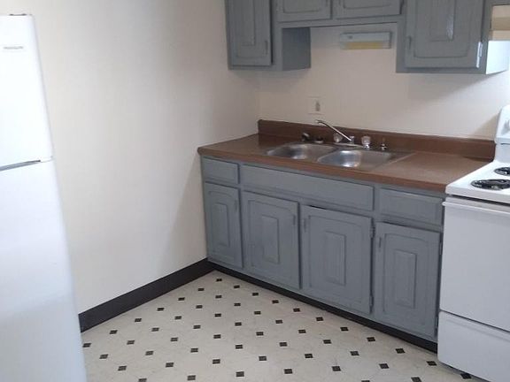 3rd image of 2505 Harrison Ave APT 8
