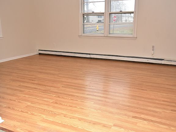 4th image of 65 Corinthian Ave