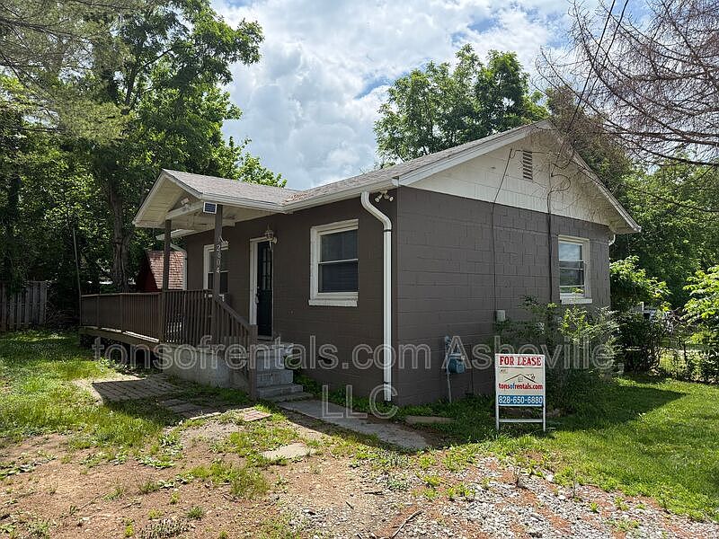 1st image of 2604 Hendersonville Rd