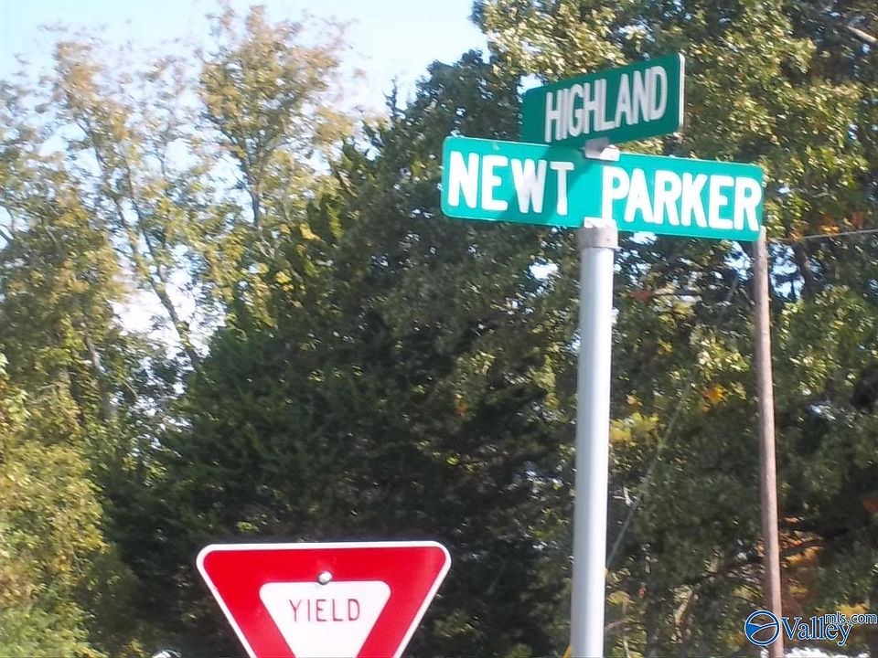 2nd image of 20 Newt Parker Dr