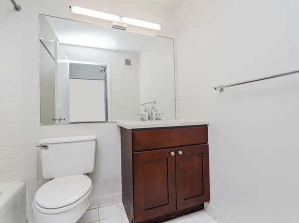 80 Bay Street Landing image 21 of 31