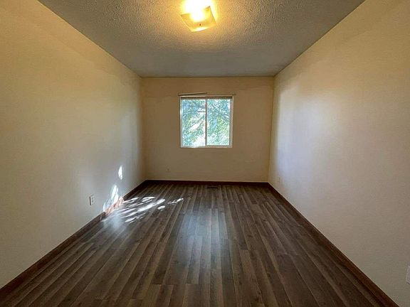 5th image of 1741 W C St