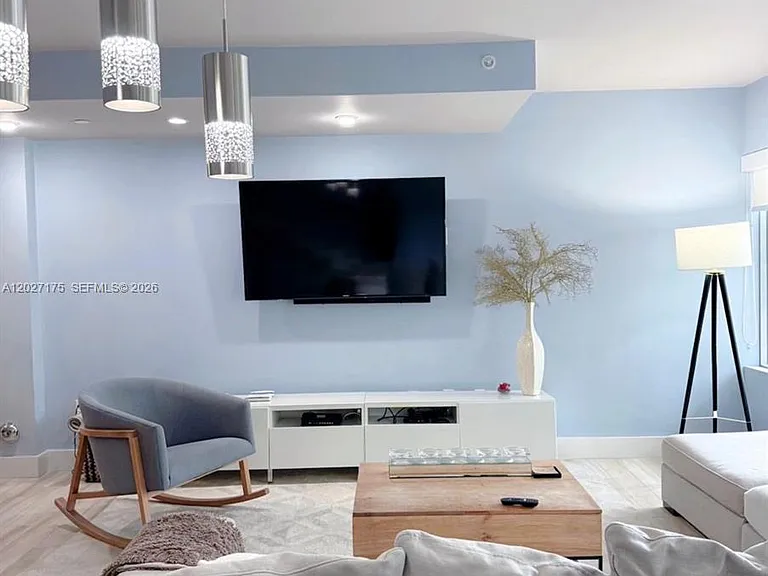 2135 Washington Ct #7 — Photo 15