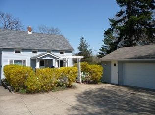 2945 Hillside Rd, Seven Hills, OH 44131