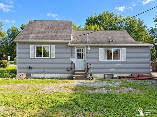 5665 Venice Rd, Newport, MI 48166