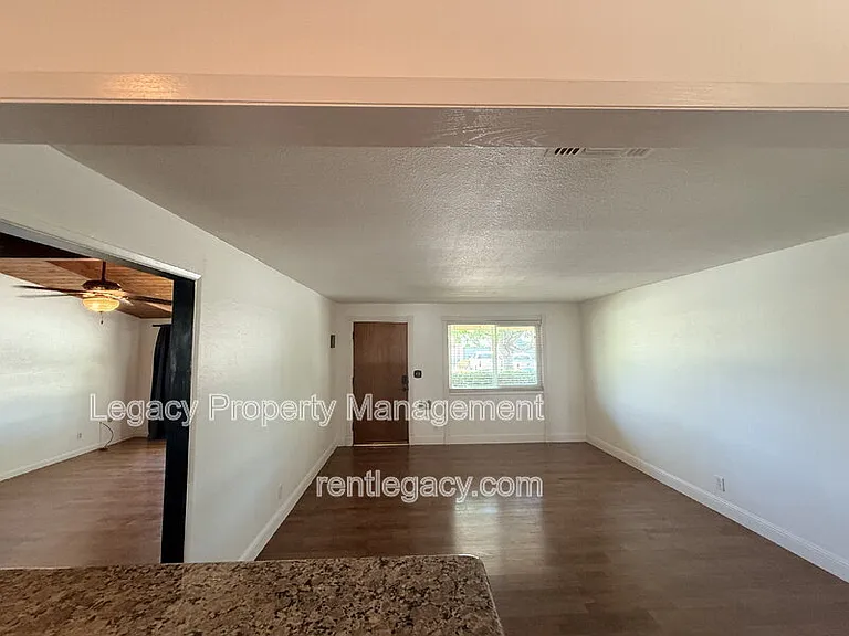 3844 Milton Way — Photo 21