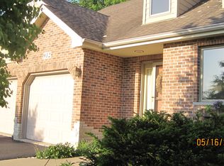 914 Fawn Ridge Ct, Yorkville, IL 60560