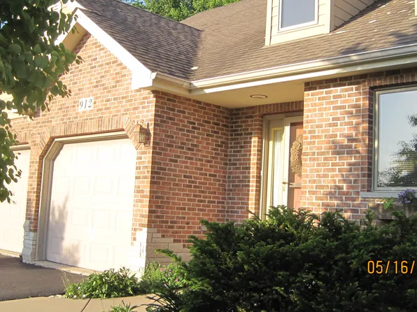 914 Fawn Ridge Ct, Yorkville, IL 60560