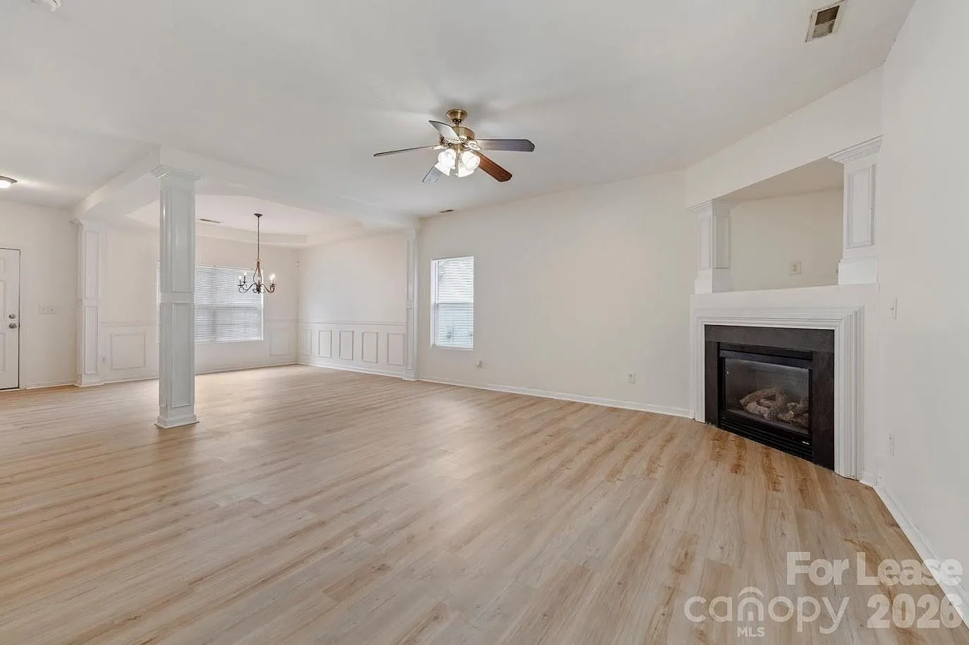 3 bed, 2.5 bath, 2250 sqft, $1,995 — Photo 3