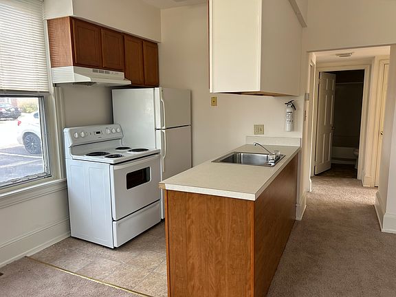 2nd image of 178 W King St #401