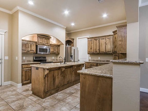 4th image of 9102 Shylana Ave
