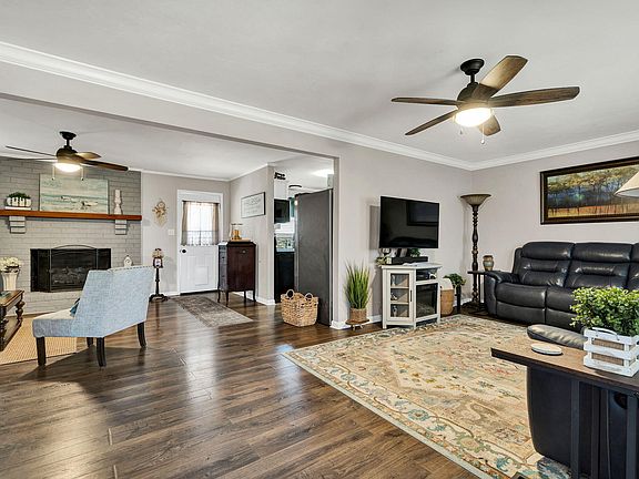 5th image of 2019 Eugenia Ave NW
