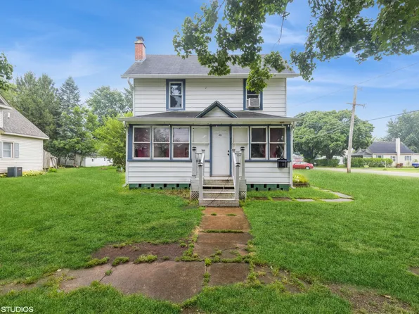 403 2nd Ave, Marengo, IL 60152