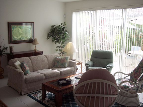 3rd image of 28502 Alessandria Cir