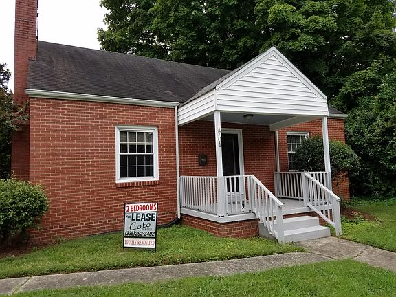 Front View w/Covered Porch Entry